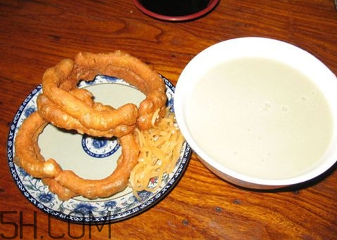 豆汁能天天喝嗎？豆汁會(huì)回奶嗎