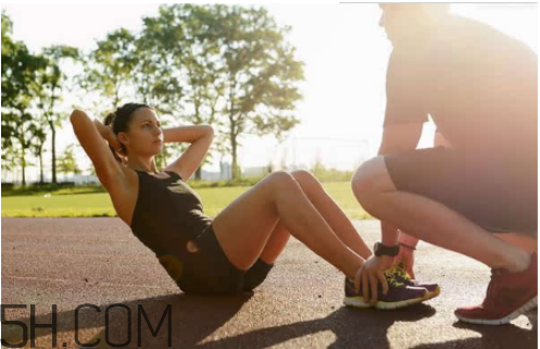 增肌是先有氧還是先力量？仰臥起坐能減肥嗎？