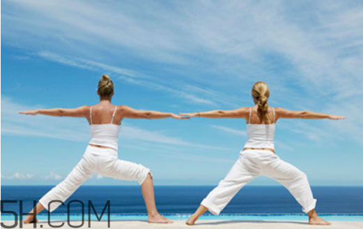 怎樣騎動感單車減肥效果好？拉筋的注意事項