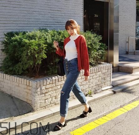 白色毛衣外套怎么搭配？白色毛衣配什么顏色外套？