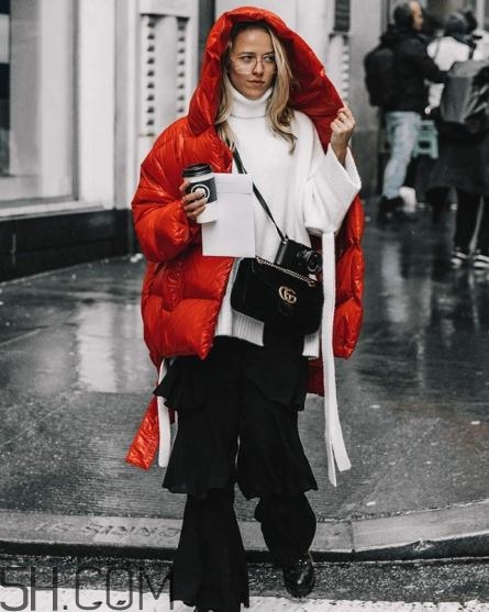 白色毛衣外套怎么搭配？白色毛衣配什么顏色外套？