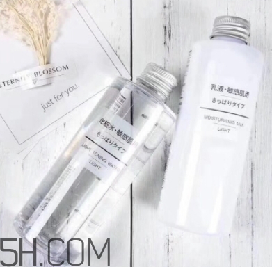 muji無印良品適合什么皮膚？無印良品適合油性皮膚嗎