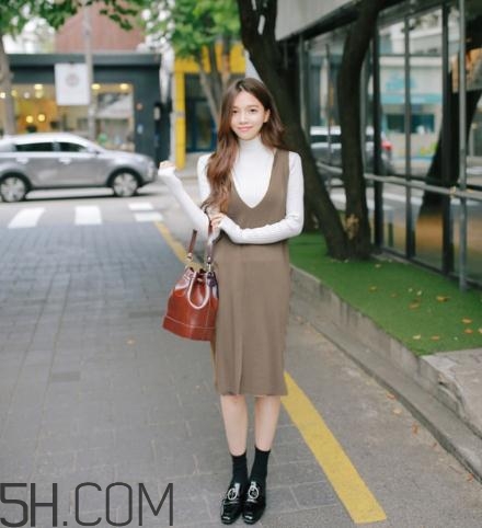 白色毛衣配什么鞋子？白色毛衣搭配鞋子圖片