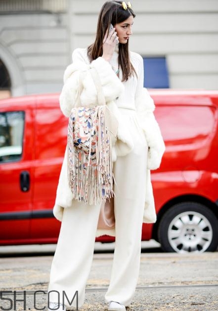 針織衫穿著扎人怎么辦？針織衫面料怎么選？