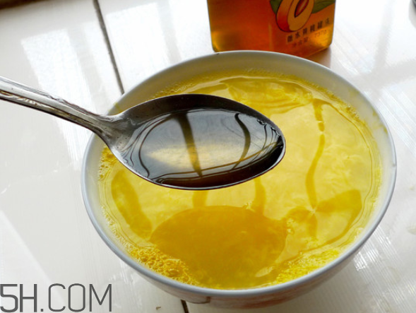 蜂蜜放久了還能吃嗎？土蜂蜜的功效與作用