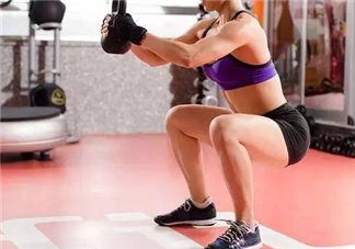 深蹲和半蹲哪個(gè)傷膝蓋？深蹲和半蹲哪個(gè)效果好？