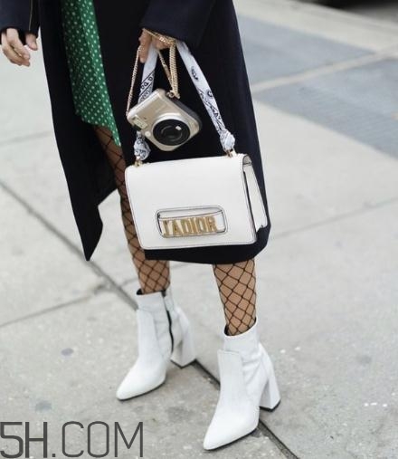 白色包包有劃痕怎么辦？白色包包上的劃痕能恢復(fù)嗎？