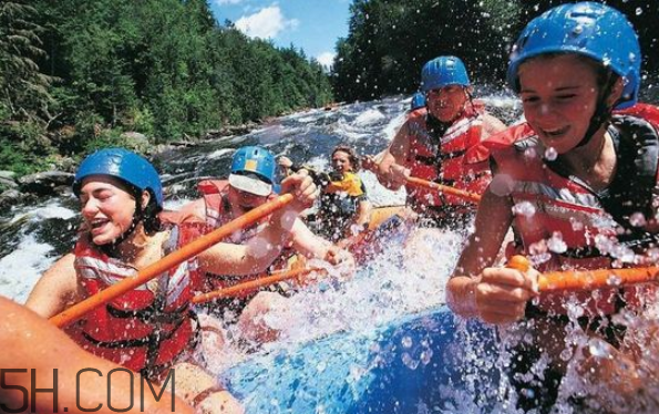 漂流小孩多大可以玩？漂流穿什么衣服鞋子合適？