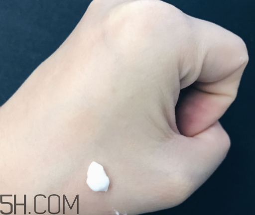 yukeido羊胎素膠原暈?zāi)奂t霜多少錢(qián)？怎么樣？