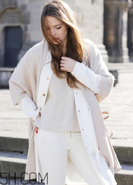 羊毛大衣會(huì)起球嗎？羊毛大衣起球怎么辦？