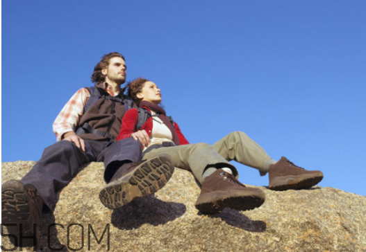 爬山要帶什么吃的？爬山耳鳴怎么回事？