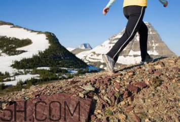 爬山后腿部酸痛怎么辦？如何防止爬山后腿疼？