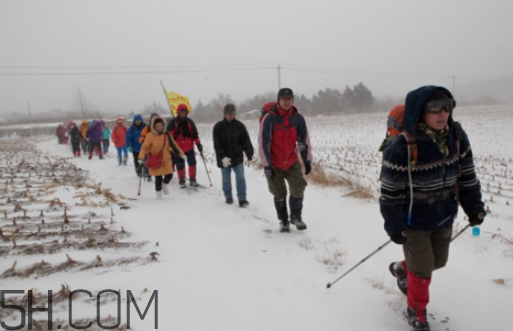 老年人爬山好嗎？下雪可以爬山嗎？