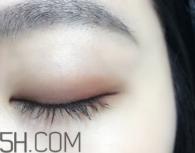 mua15色眼影盤(pán)怎么樣？mua15色眼影盤(pán)畫(huà)法步驟