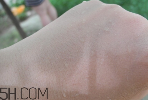 百雀羚bb霜孕婦能用嗎？百雀羚bb霜擠壓不出來怎么回事？