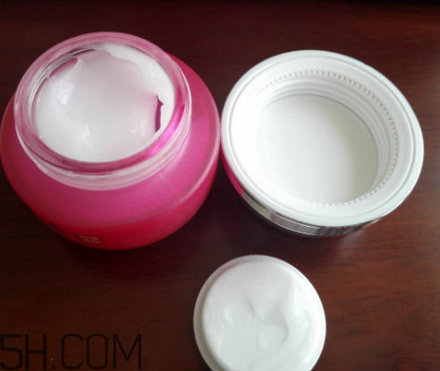 首潔之戀粉嫩清膚面霜怎么樣？多少錢(qián)？