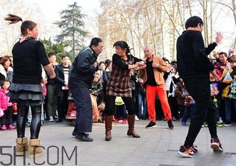 尬舞為什么被叫停？尬舞為什么會火