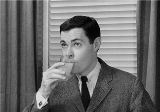 肺氣腫可以吃柿子嗎？肺氣腫可以吃補(bǔ)肺丸嗎？