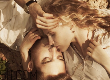 ysl反轉(zhuǎn)巴黎和黑鴉片香水哪個好？ysl反轉(zhuǎn)巴黎和黑鴉片對比