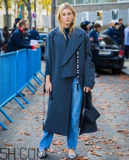 羊毛大衣掉色正常嗎？羊毛大衣掉色怎么辦？