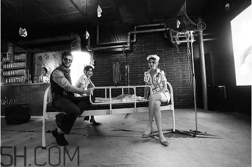 血色百威是什么？血色百威紅色的是什么？