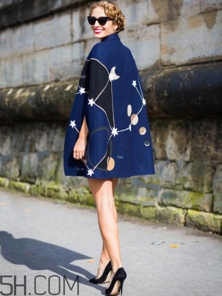 斗篷外套怎么搭配？斗篷外套搭配圖片