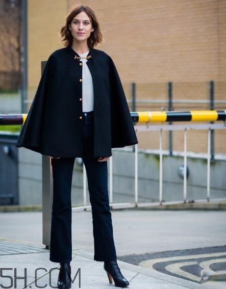 斗篷外套怎么搭配？斗篷外套搭配圖片