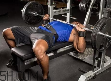 臥推會(huì)影響身高嗎？臥推會(huì)不會(huì)影響發(fā)育？