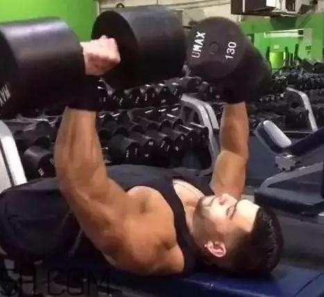 什么是斷頭臺(tái)臥推？杠鈴斷頭臺(tái)臥推怎么做？