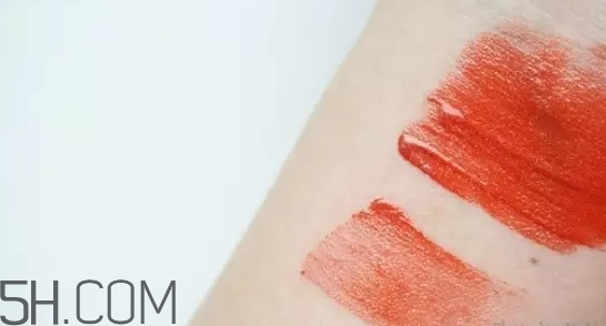 錦鯉色口紅是什么顏色？錦鯉色口紅試色