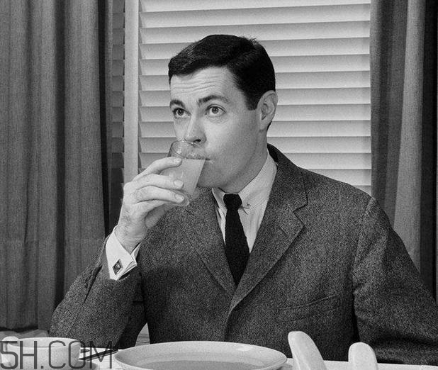 肺氣腫喝什么茶最好？肺氣腫喝什么湯好？