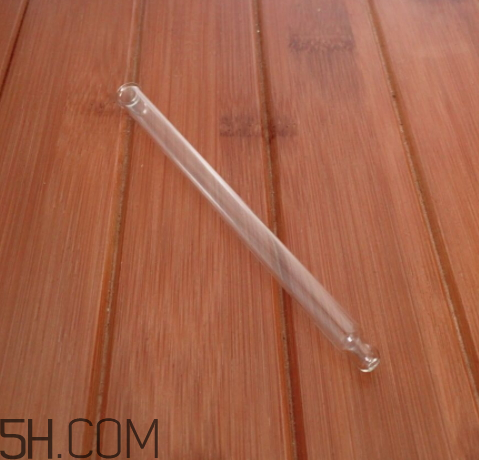 日吻牛初乳保濕提亮精華乳液怎么樣？多少錢？