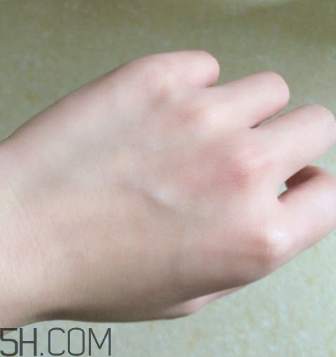 日吻牛初乳保濕提亮精華乳液怎么樣？多少錢？