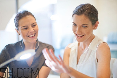 肺氣腫跟抽煙有關(guān)系嗎？肺氣腫跟生氣有關(guān)系嗎？