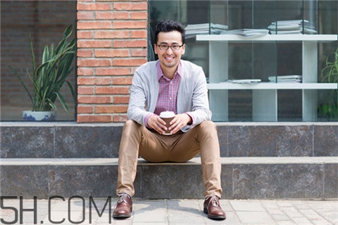 肺氣腫為什么呼吸困難？肺氣腫為什么嗓子發(fā)癢？