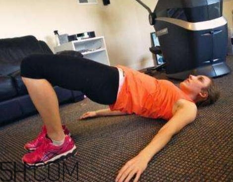 臀橋每天做多少個(gè)？臀橋做多久有效果？