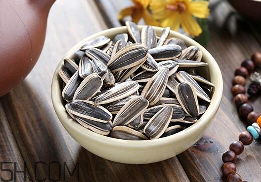 葵花籽可以生吃嗎？葵花籽可以多吃嗎