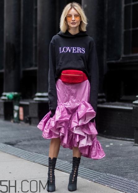 肩寬的女生適合穿衛(wèi)衣嗎？肩寬穿衛(wèi)衣好看嗎？