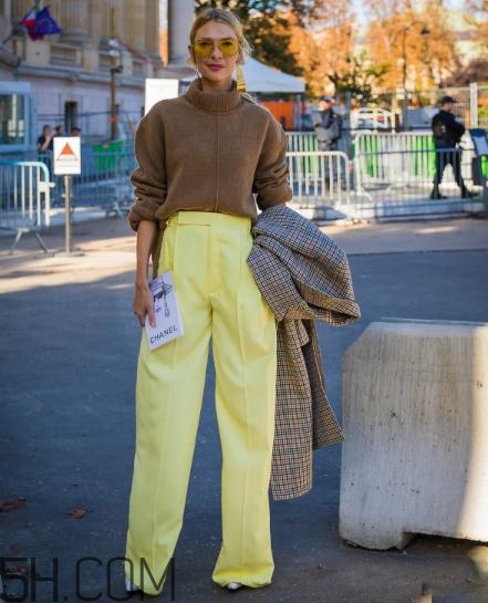 肩寬的女生穿什么毛衣？適合肩寬女生穿的毛衣