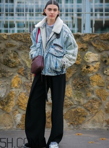 肩寬的女生冬天怎么穿？肩寬的女生冬天穿搭技巧