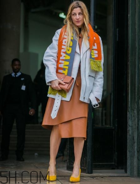 肩寬的女生冬天怎么穿？肩寬的女生冬天穿搭技巧