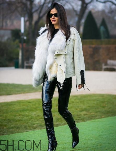 棕色頭發(fā)穿什么衣服？棕色頭發(fā)搭配什么衣服好看？