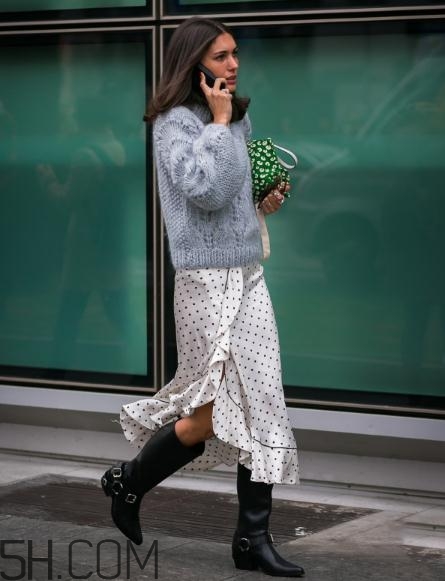 棕色頭發(fā)穿什么衣服？棕色頭發(fā)搭配什么衣服好看？