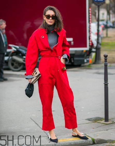 棕色頭發(fā)穿什么衣服？棕色頭發(fā)搭配什么衣服好看？