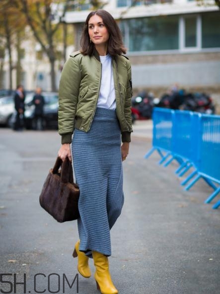 棕色頭發(fā)穿什么衣服？棕色頭發(fā)搭配什么衣服好看？