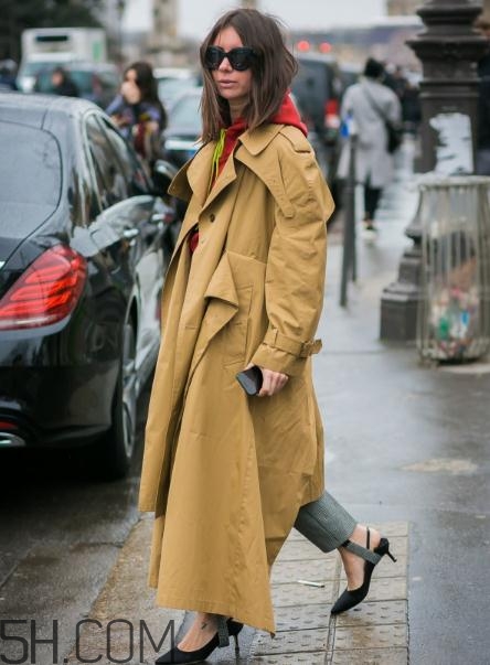 棕色頭發(fā)穿什么衣服？棕色頭發(fā)搭配什么衣服好看？