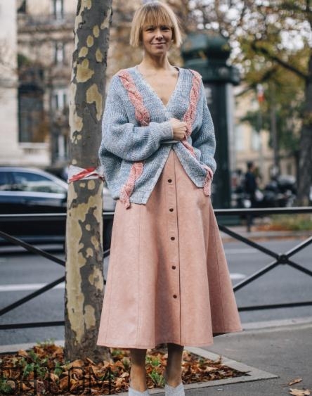 短發(fā)適合穿什么衣服？短發(fā)穿什么衣服好看？