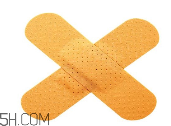 創(chuàng)可貼有大的嗎？創(chuàng)可貼粘在傷口上怎么才弄得掉