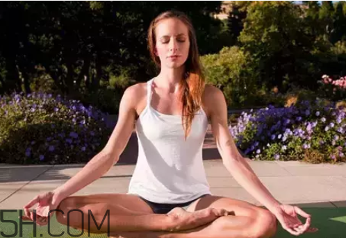 什么瑜伽豐胸效果好？睡前瑜伽動作解析