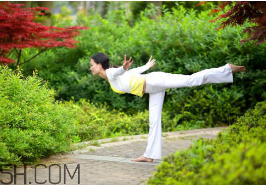 練瑜伽開空調(diào)有什么壞處？練瑜伽不出汗能減肥嗎？